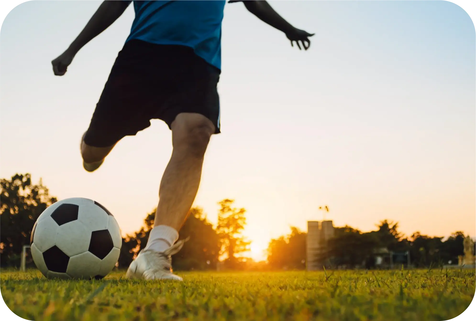 サッカーボールシュート直前